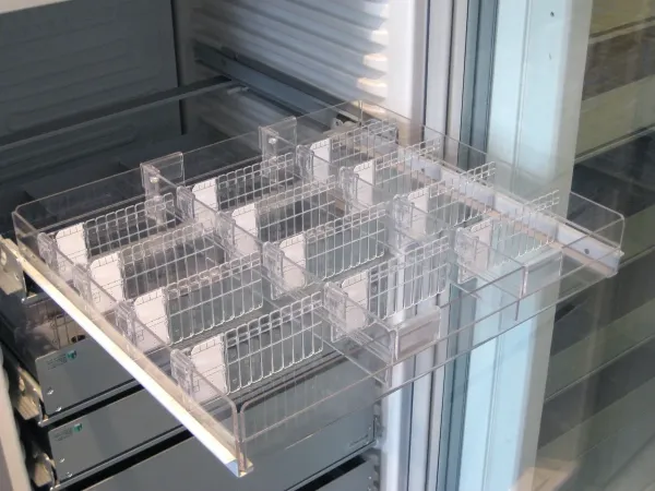 Einzellade Kunststoff transparent Medikamentenkühlschrank - Laborkühlschrank